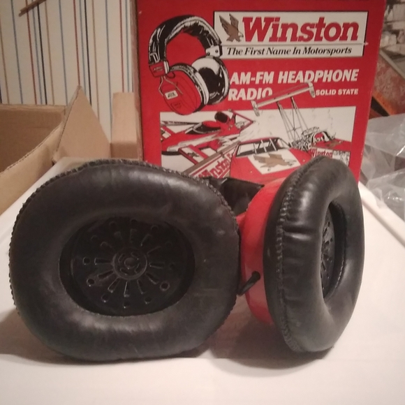 Winston Cup am/FM headphone radio - Picture 4 of 4